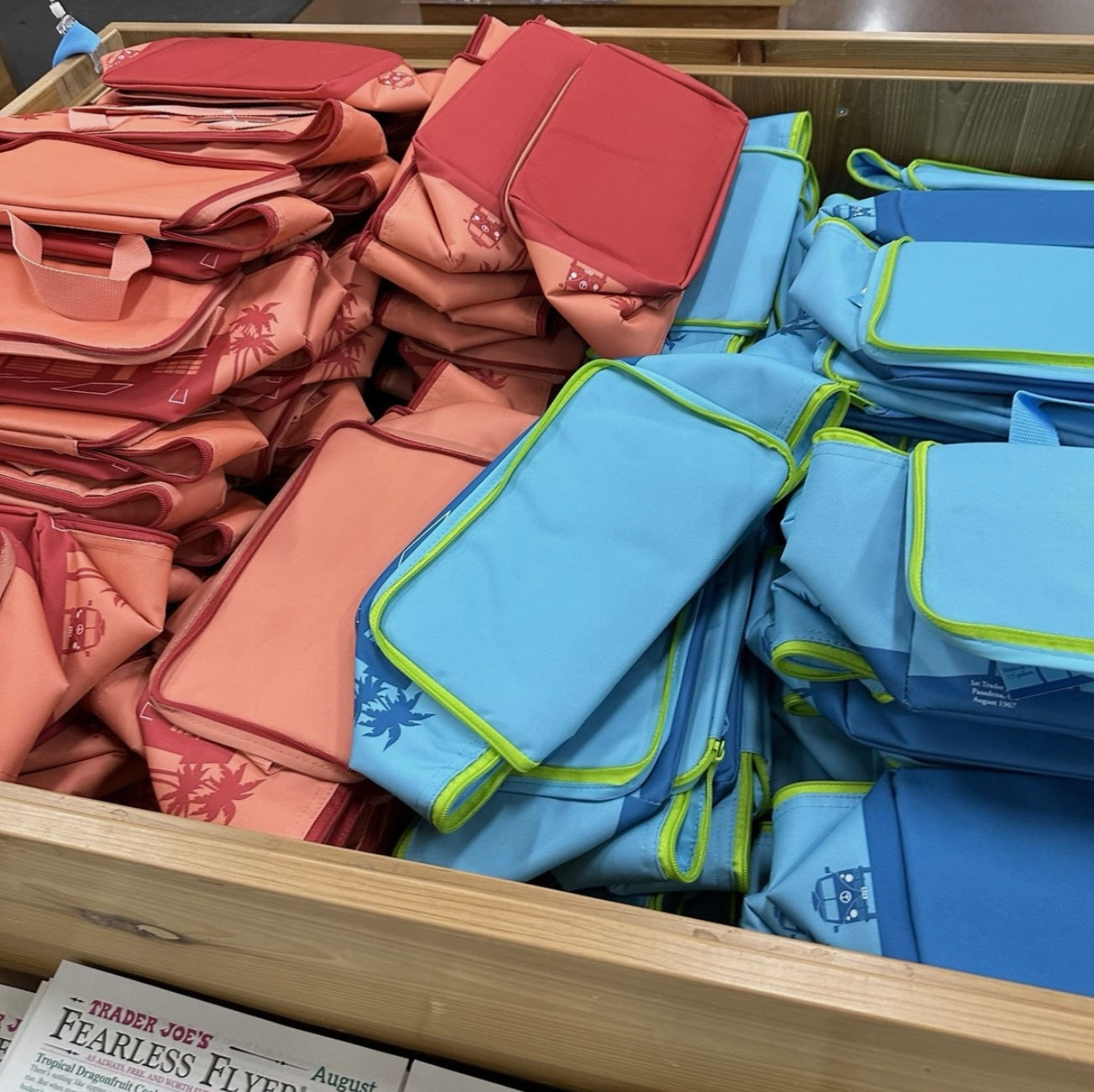 🆓🎁贈品(08.23.25)🎁下單贈品🎁Trader Joe‘s 迷你保冷/溫袋(保冷/溫便當袋) 顏色: 2️⃣選1️⃣