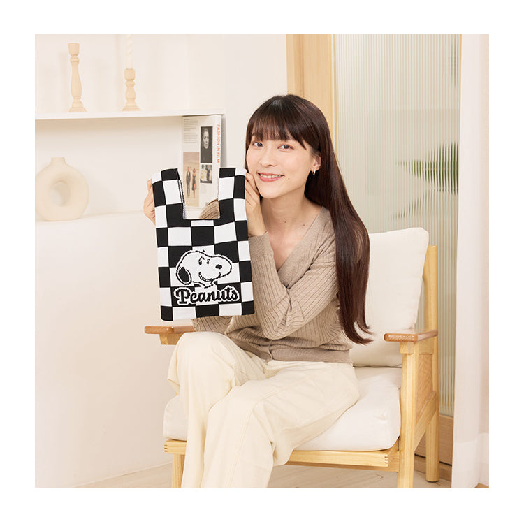 Snoopy 史努比聯名款.針織多變手腕包 黑格史努比(1入)
