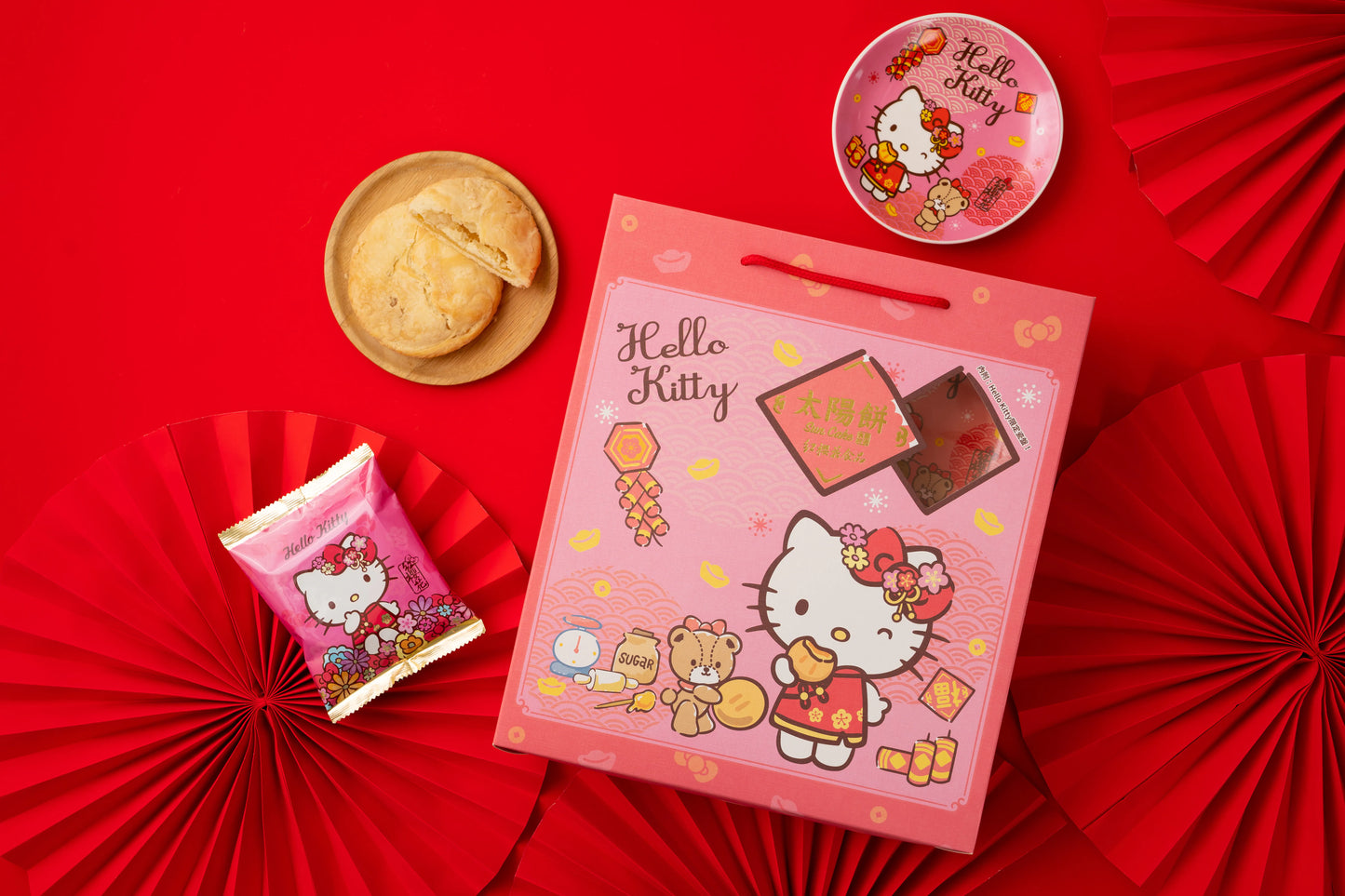 紅櫻花【三麗鷗授權】Hello Kitty 金元寶禮盒 - 贈Hello Kitty限量新春瓷盤