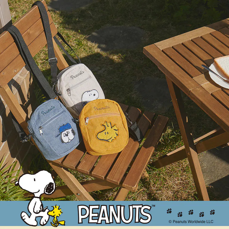 SNOOPY x Kiiwi O! 聯名款.復古溫暖燈芯絨隨行斜背袋 查理布朗(1入)