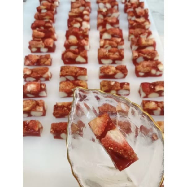 2025年節伴手禮~草莓夏威夷豆軟糖(230g*包)