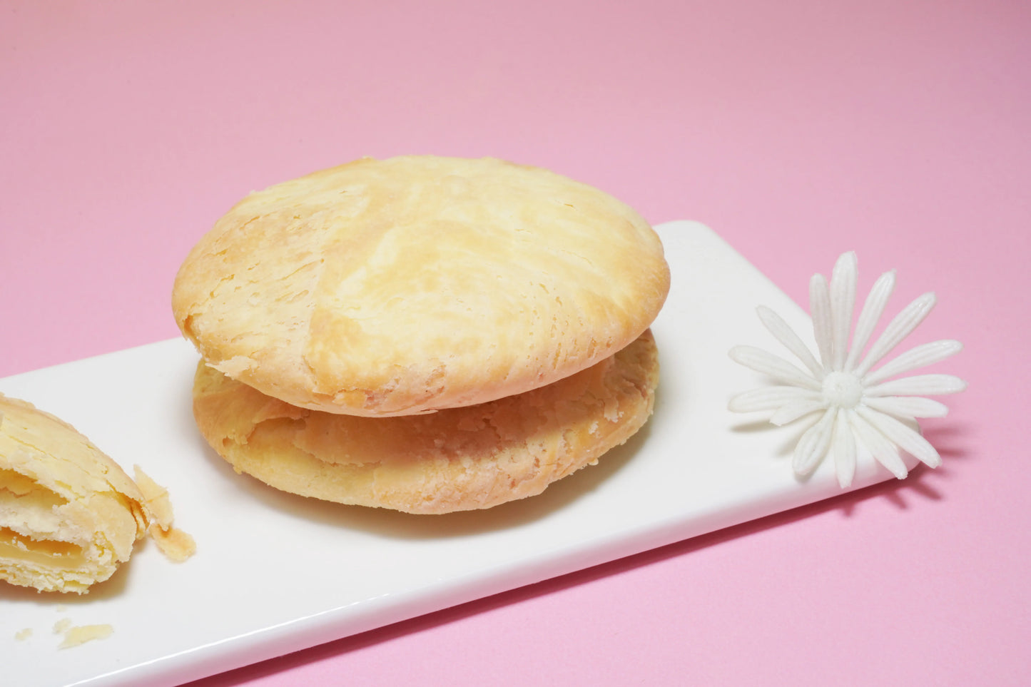 紅櫻花【三麗鷗授權】Hello Kitty 金元寶禮盒 - 贈Hello Kitty限量新春瓷盤
