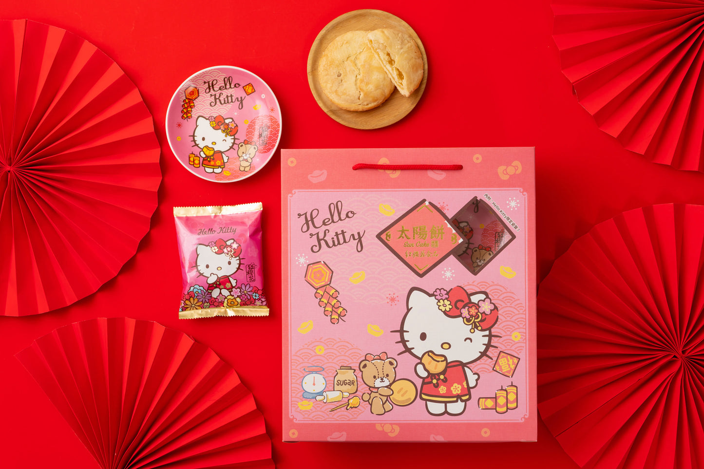 紅櫻花【三麗鷗授權】Hello Kitty 金元寶禮盒 - 贈Hello Kitty限量新春瓷盤