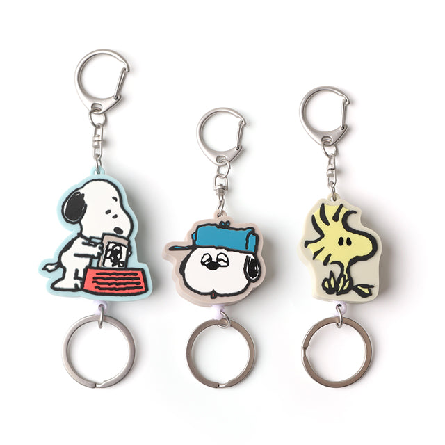 Norns Peanuts史努比伸縮易拉扣- Norns Original Design Snoopy伸縮證件夾 鑰匙圈 吊飾(1入)