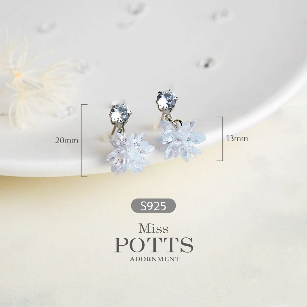 MissPotts｜Karina 冰晶雪花耳釘 S925銀針耳環 銀針飾品 水晶耳環 鋯石 雪花 雪球 耳針 耳釘(1*set)