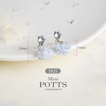 MissPotts｜Karina 冰晶雪花耳釘 S925銀針耳環 銀針飾品 水晶耳環 鋯石 雪花 雪球 耳針 耳釘(1*set)