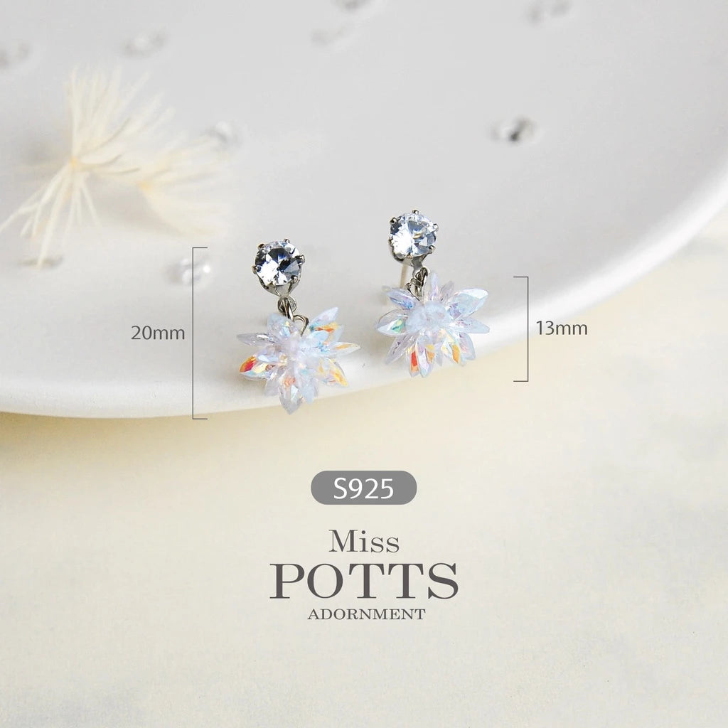 MissPotts｜Karina 冰晶雪花耳釘 S925銀針耳環 銀針飾品 水晶耳環 鋯石 雪花 雪球 耳針 耳釘(1*set)