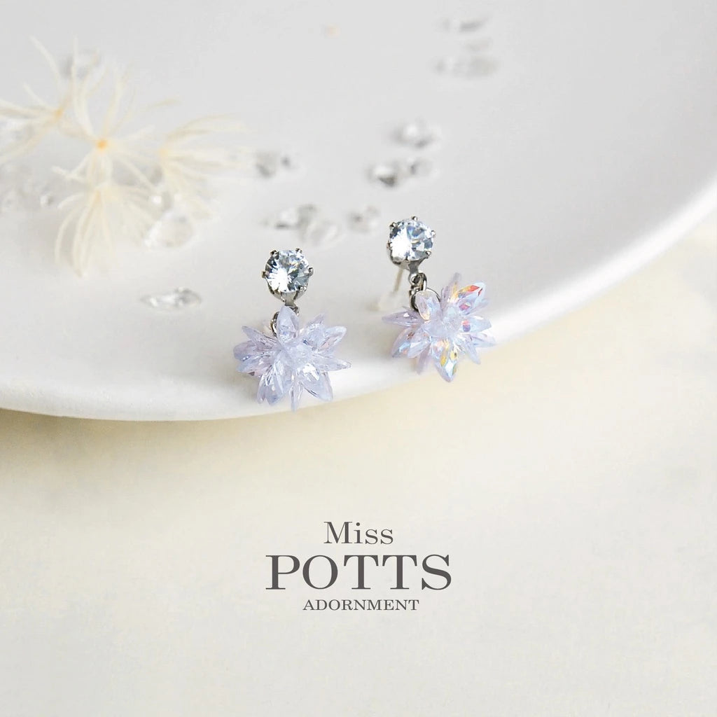 MissPotts｜Karina 冰晶雪花耳釘 S925銀針耳環 銀針飾品 水晶耳環 鋯石 雪花 雪球 耳針 耳釘(1*set)