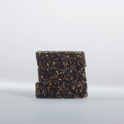 【大地花生工坊】純黑芝麻角 200g/袋（可素食）｜經典花生糖 芝麻糖